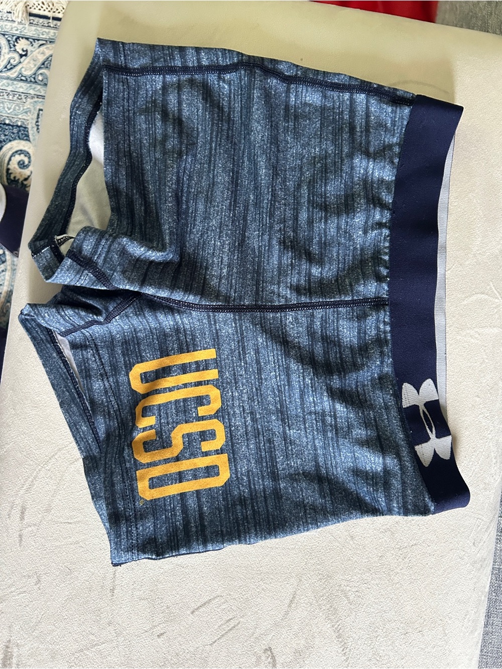 Under Armour compression shorts S